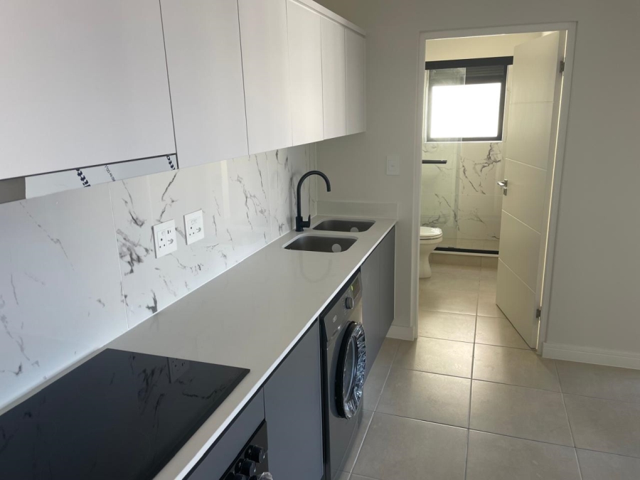 To Let 1 Bedroom Property for Rent in Somerset West Western Cape